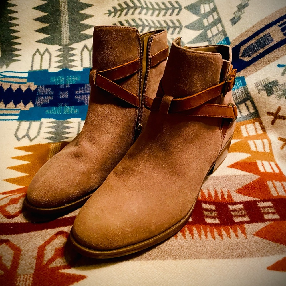 RALPH LAUREN 🥾 Suede Zippered Boot With Buckle Size 8.5